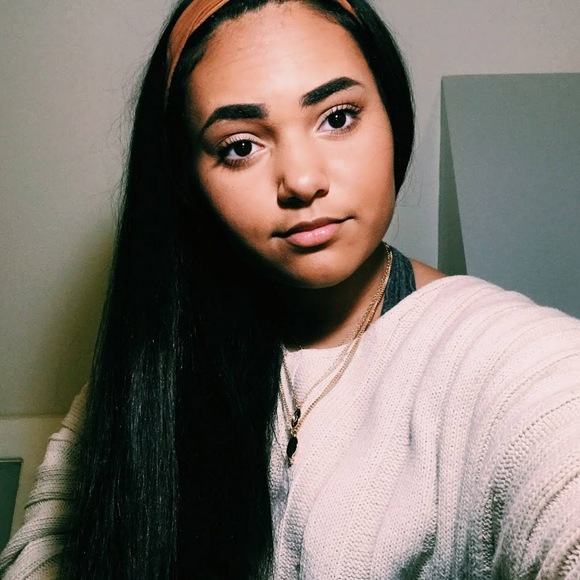 Meet your Posher, Chloe - Picture 1 of 1